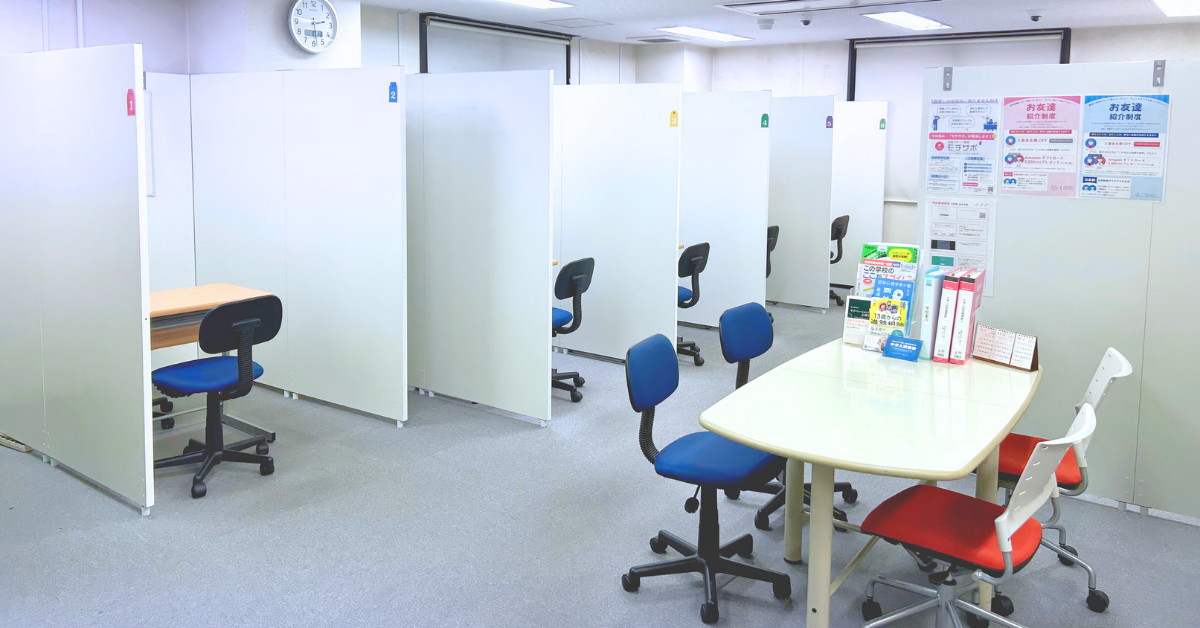 JR明石駅・山陽明石駅から徒歩1分の場所にあります。